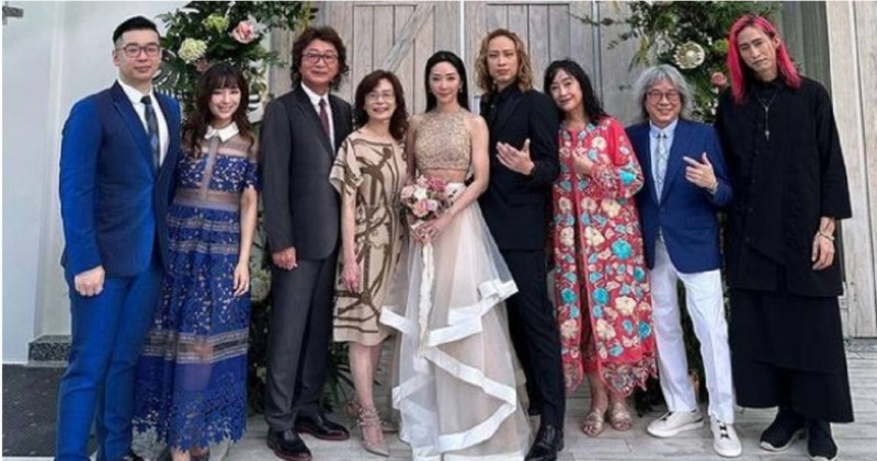 網紅「吸血鬼老師」結婚了！Eko婚禮合照掀熱議：全家都是Vampire