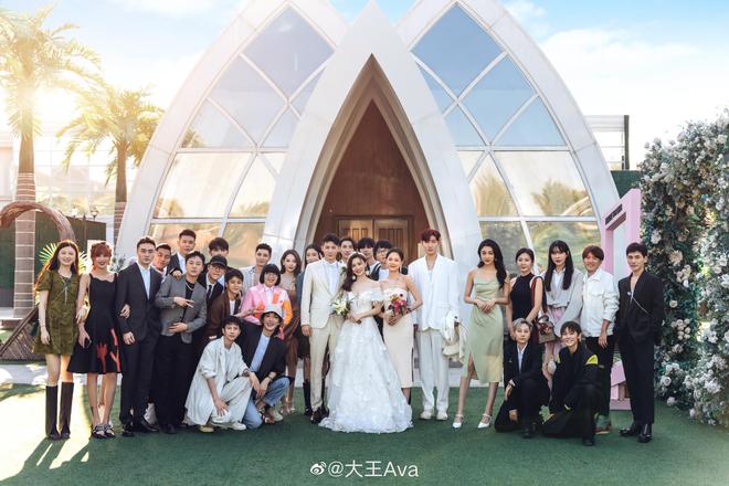 《奇葩说》选手大王婚礼照曝光 毛不易刘维等现身 《奇葩说》选手大王婚礼照曝光 毛不易刘维等现身