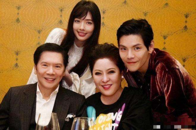 向太回应网友关心 称向佐郭碧婷“好好的啊”