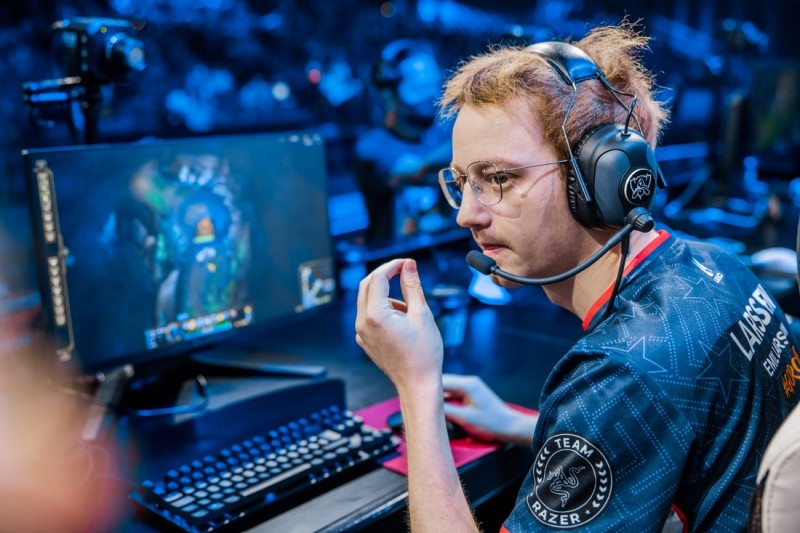 RGE中单Larssen发推：我和我的团队从未在比赛中如此悲伤地被淘汰