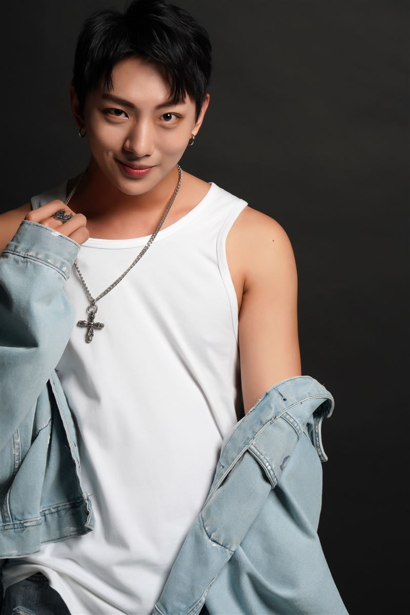 深夜直播罵警察！台8許明杰認「飲酒過量」道歉2員警喊「暫離演藝圈」