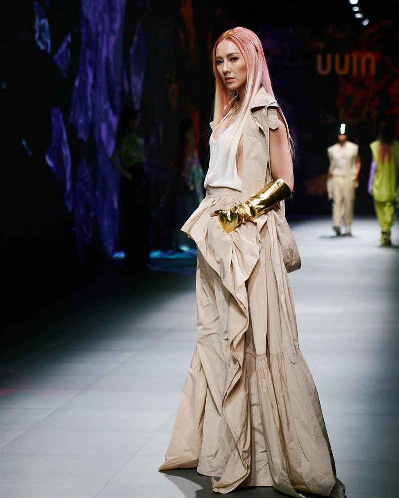 劉雨柔恢單穿超辣看秀!談復合前夫埋伏筆吐露:「很開心」