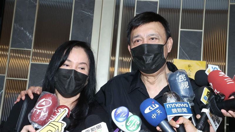 痛失余苑綺2個月!李亞萍罕見露面了 「瘦了一大圈」近況曝光