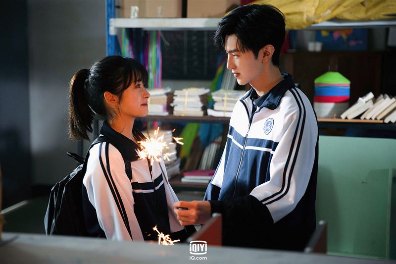 逼「陸版杉菜」同居！《反派男友》陳哲遠加碼要求「服侍洗泡泡浴」羞爆