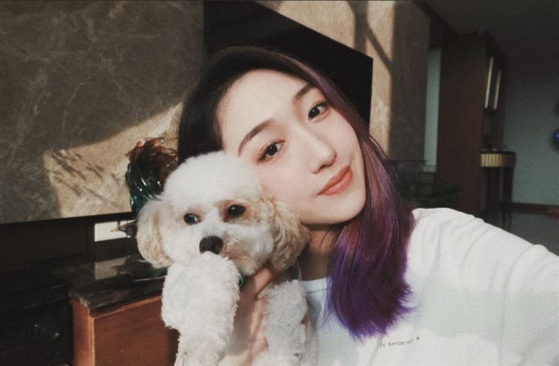 檢場愛女拍戲驚傳「從高台摔落」！全身傷勢照曝光　他心疼發聲了