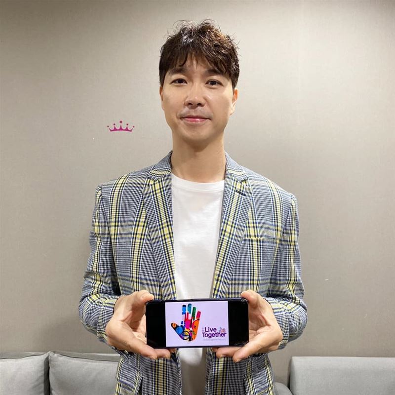 男星被親哥榨乾2.8億!出庭「竟遭父親毆打」 「緊急送醫畫面」曝光