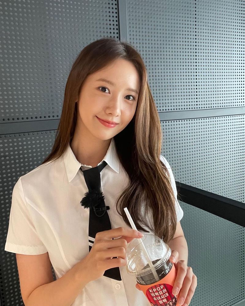 潤娥罕破尺度穿「激短迷你裙」見客！風一吹邪惡領域看光