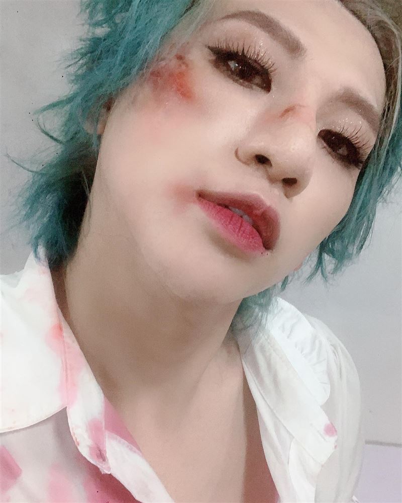 芭樂阿嬤黑歷史再+1　嘻小瓜公開「超扯行徑」全是話術騙消費