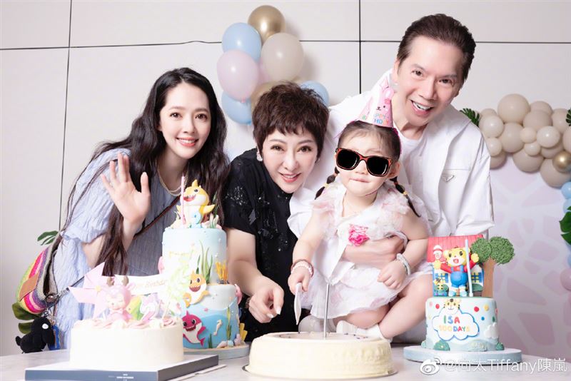 向佐出軌神隱被網噹「臭老公遠離」！向太按讚被抓包遭虧：有自知之明