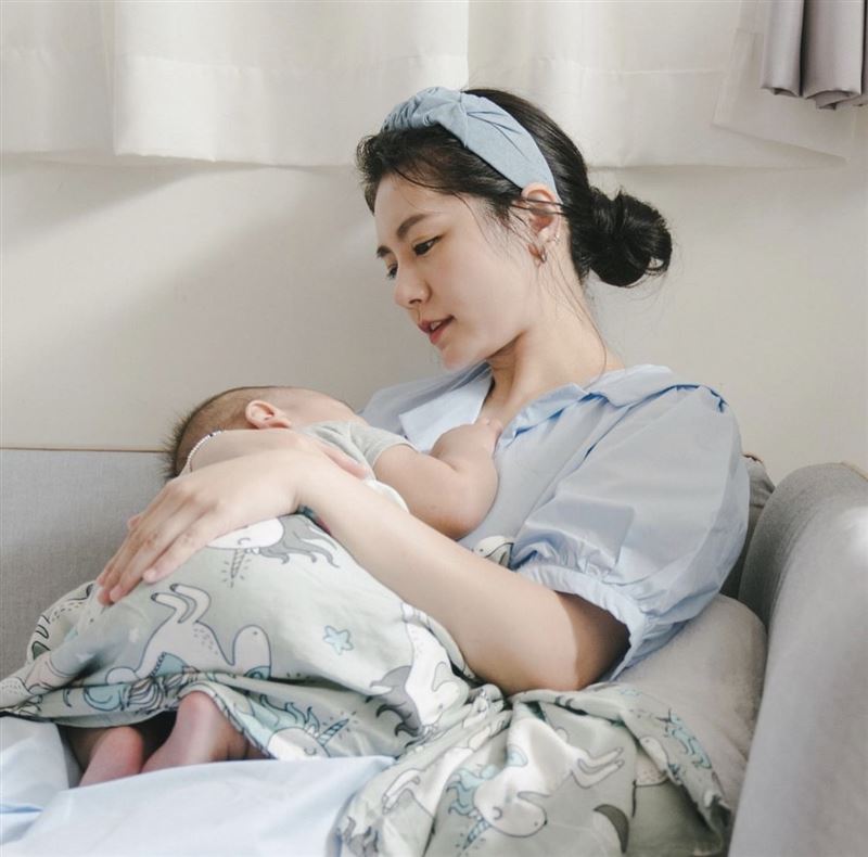 「抱好抱滿」1歲兒竟遭狠酸!女星不忍了 親上火線反擊