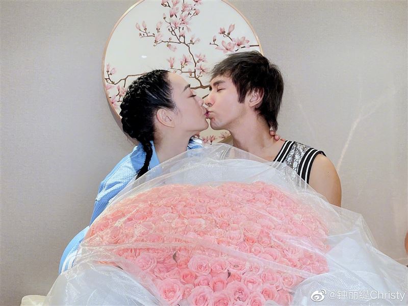 為50萬鬧離婚？鍾麗緹嫩尪全說了　首露臉親揭「背後真相」