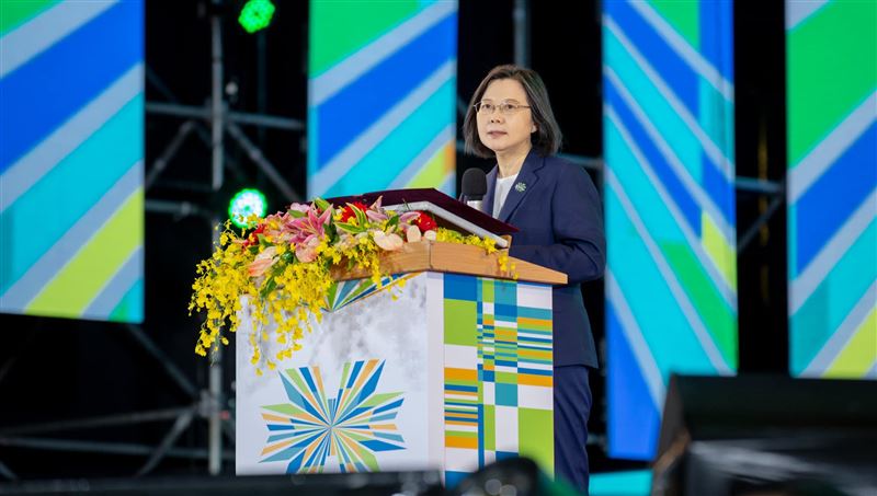 新／蔡英文國慶晚會點名「國寶級天后」是亮點：聽得如癡如醉