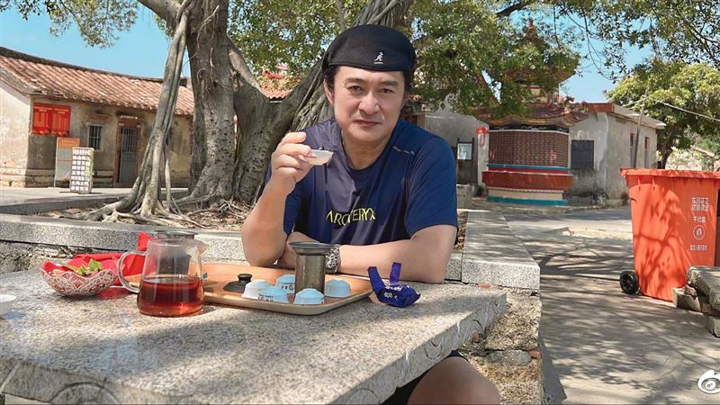 黃安怒了!幹譙中國防疫政策「脫褲子放屁」警察沒到猴急開溜