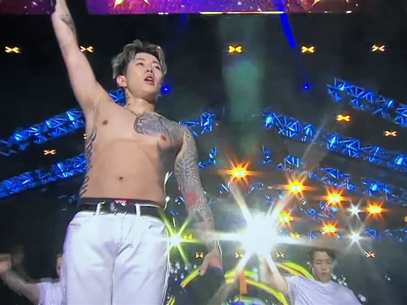 南韓男神Jay Park全脫了！唱一半「台灣男神」衝上台　特殊關係曝光