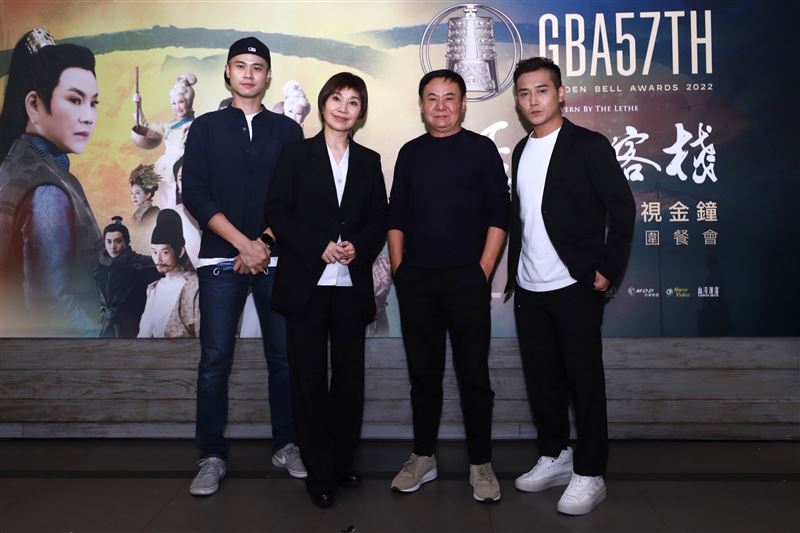 砸1.1億拍《孟婆》闖金鐘！唐美雲曝「還債進度」親赴「母親靈位報喜」