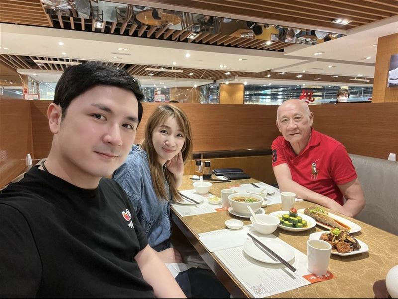 港星「癡娶台女」鬧到母子決裂⋯婚禮不見母兄　他照曬照放閃新婚妻