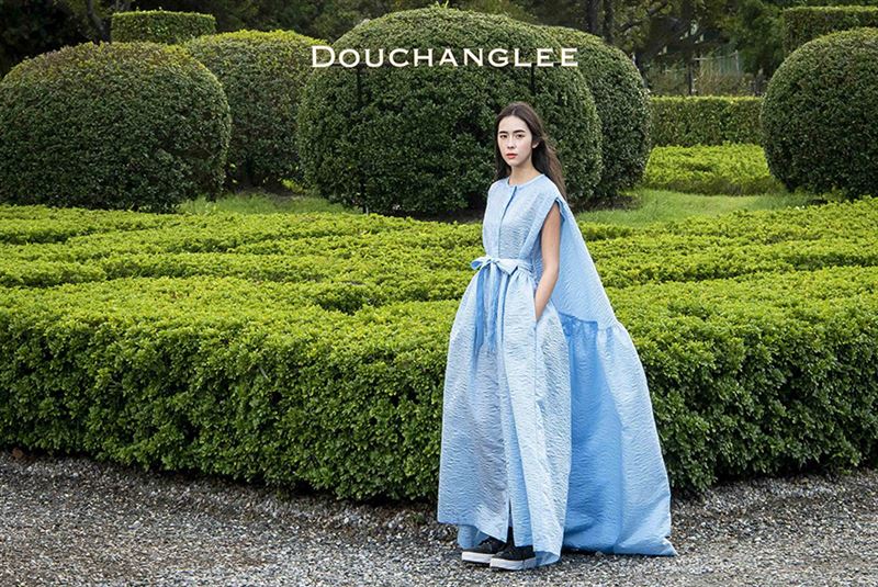 演許瑋甯小時候爆紅！林依晨20歲師妹夯劇破尺度挑戰　混血美貌曝光