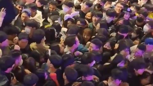 昔墾丁遇踩踏意外！黃小柔「感覺無法呼吸」爆哭：死亡離我好近