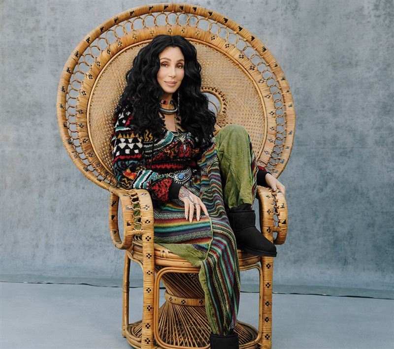 76歲女星放閃「小40歲潮男」!約會畫面曝光 男友超狂情史被挖出