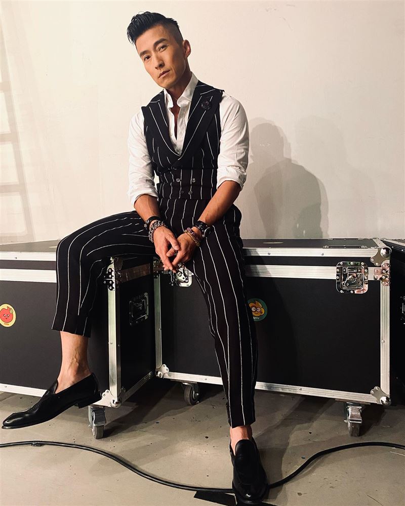 男星直播「全程用廣東話」遭陸平台禁播！網氣炸：不是中國話嗎？