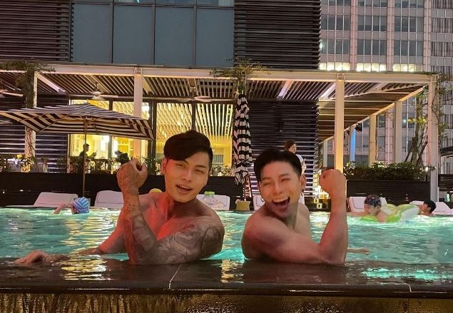 網紅進日本牛郎店打工　「1小時狂撈50萬」公開工作過程：和想像有落差