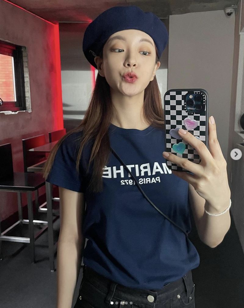 惠利親妹「站C位合影BLACKPINK」！2張照讓網暴動：基因太強了
