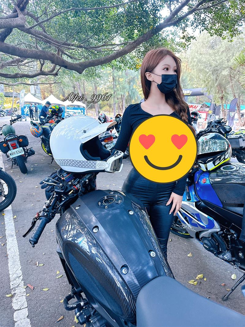 重機女神好身材遮不住　遭疑「非天然」回擊酸民：大小真假都不是你的