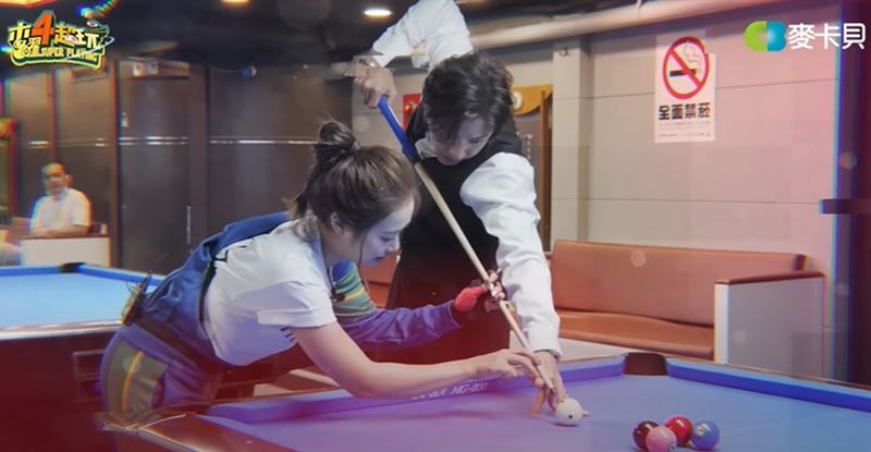 木曜一日系列爆紅！學姊「撞球國手江水淨」IG曝光　曬床照喊：辣一下