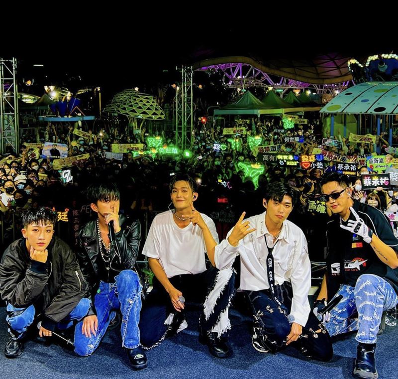 睽違1個多月！《原子少年》小孩頂新造型現身「合體天王星」炸翻全場