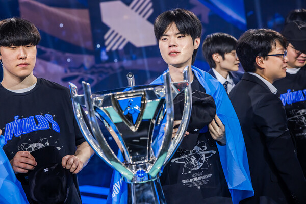 Deft：本想过夺冠后退役的，明年应该会结束选手生涯入伍