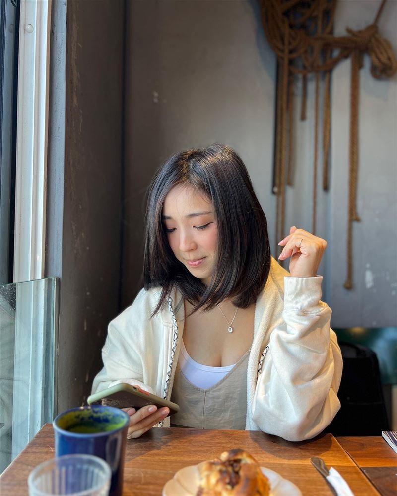 最美仙姑罕見脫掉了！梁舒涵秒變「動漫爆乳女神」辣翻惹網暴動