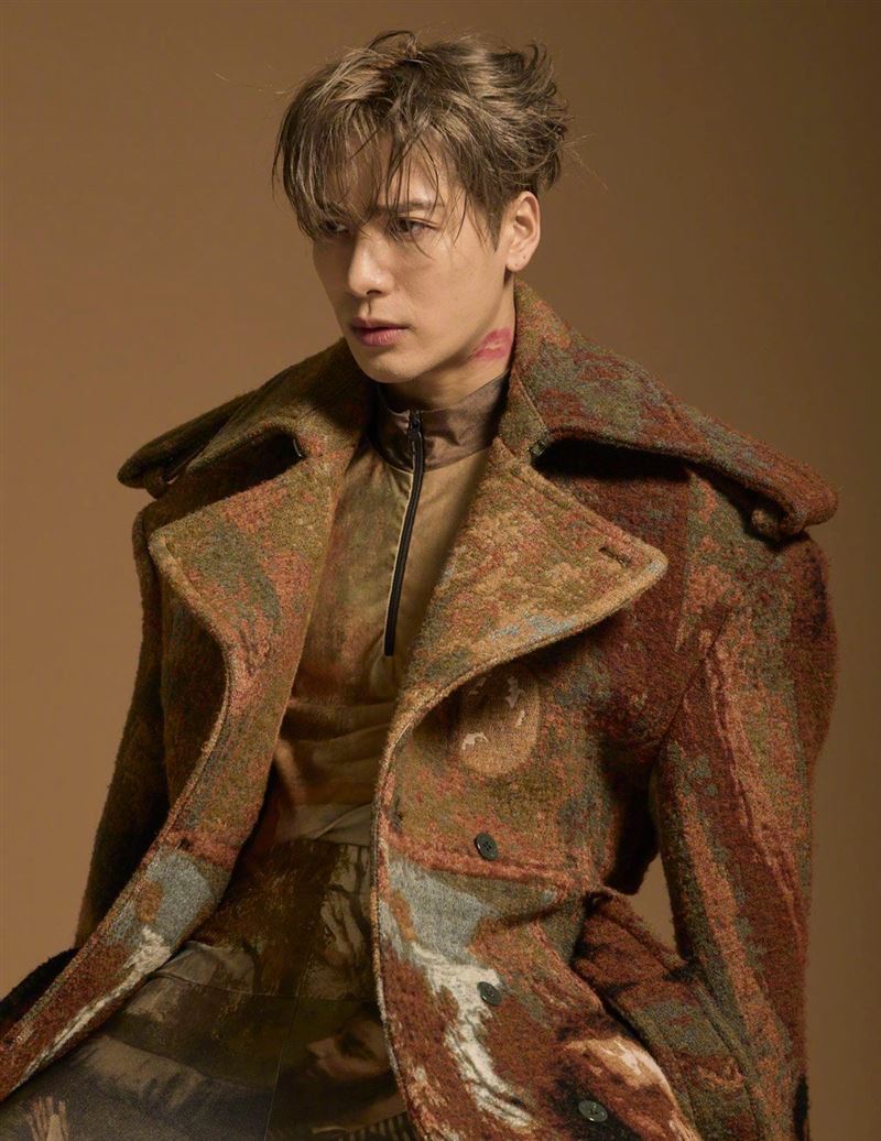 大咖男星「現身泰國夜市」!粉絲冒大雨擠爆目睹 他心疼說話了