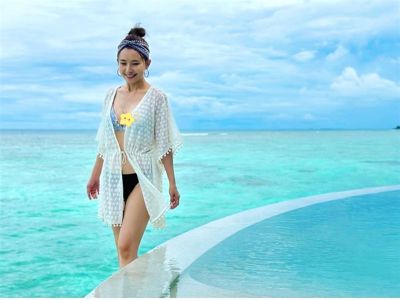 台8女神嗨遊馬爾地夫!吳婉君罕秀「一整套比基尼」魔鬼曲線看光辣爆