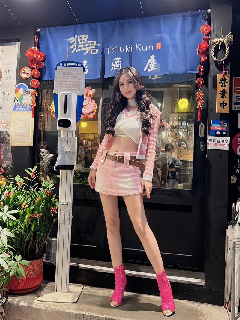 過年乒乓叫？通靈歌手獻生猛大生蠔　他一看瞬間歪樓