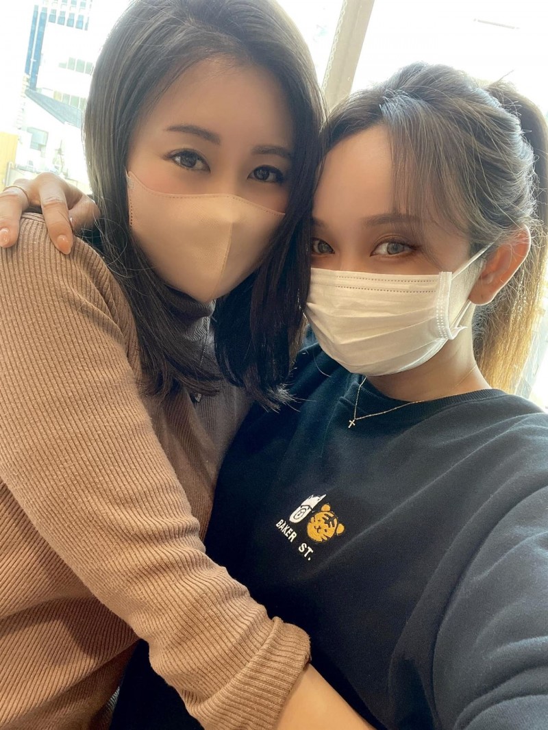 回憶殺!時隔四年看到麻衣「一見就哭」 愛紗曬合照:家人般的朋友
