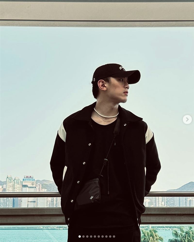 男星驚喜現身婚禮！對她1人「深情唱情歌」　女粉絲激動哭了