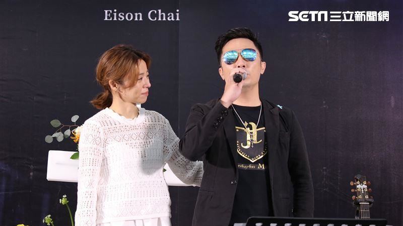 艾成親弟艾翔意外猝逝 驚見「2巧合」痛失2子崩潰「都是40歲猝逝」