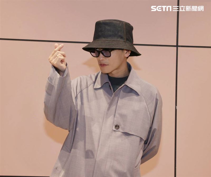 《初戀》佐藤健空降桃機！現場開簽名會寵粉千人暴動　來台行程曝光