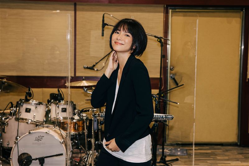 隔20年重返歌壇！李心潔不藏了　鬆口「重大計畫」首選台灣
