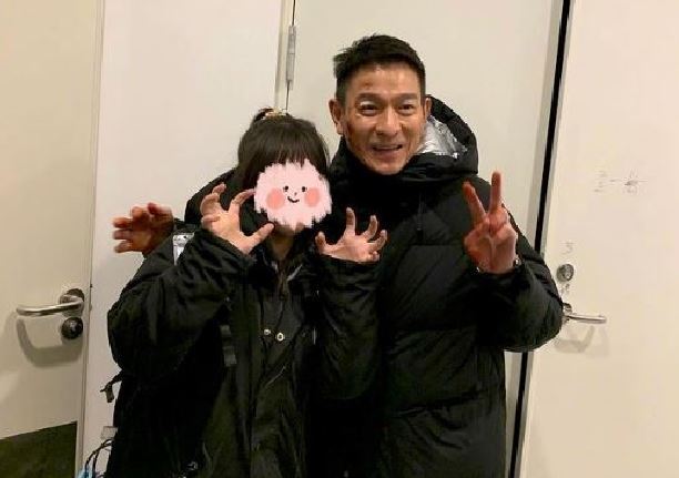 劉德華和她合影時表情「怪怪的」！內情被揭露　網：要珍惜