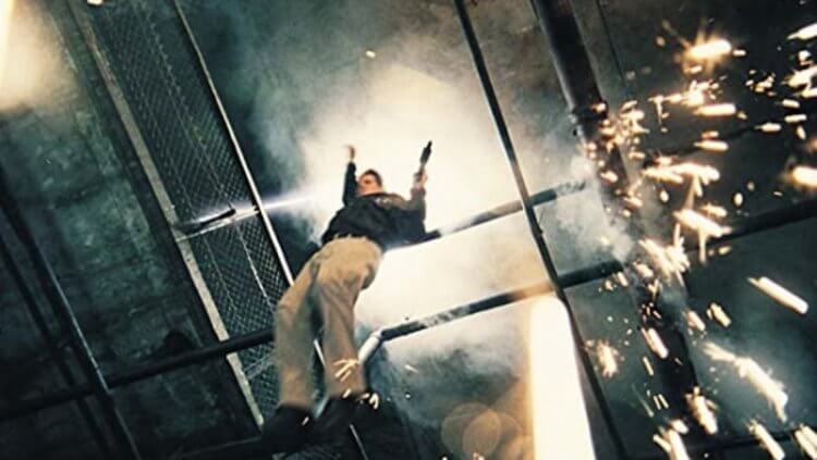 【經典回顧】再看一次《魔鬼複製人》：忘記《魔鬼總動員》，想轉型的阿諾要成為新世紀《銀翼殺手》