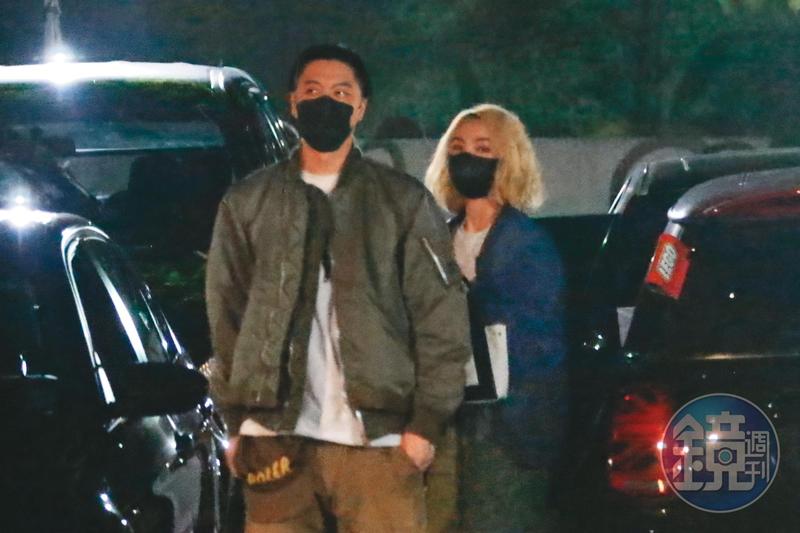 周湯豪新歡曝光了！深夜共遊「歐弟前妻」鄭雲燦全不藏　親密互動被拍