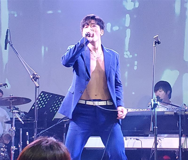 曾動念退出演藝圈！男星甩7公斤開唱　台上淚謝老友陳零九