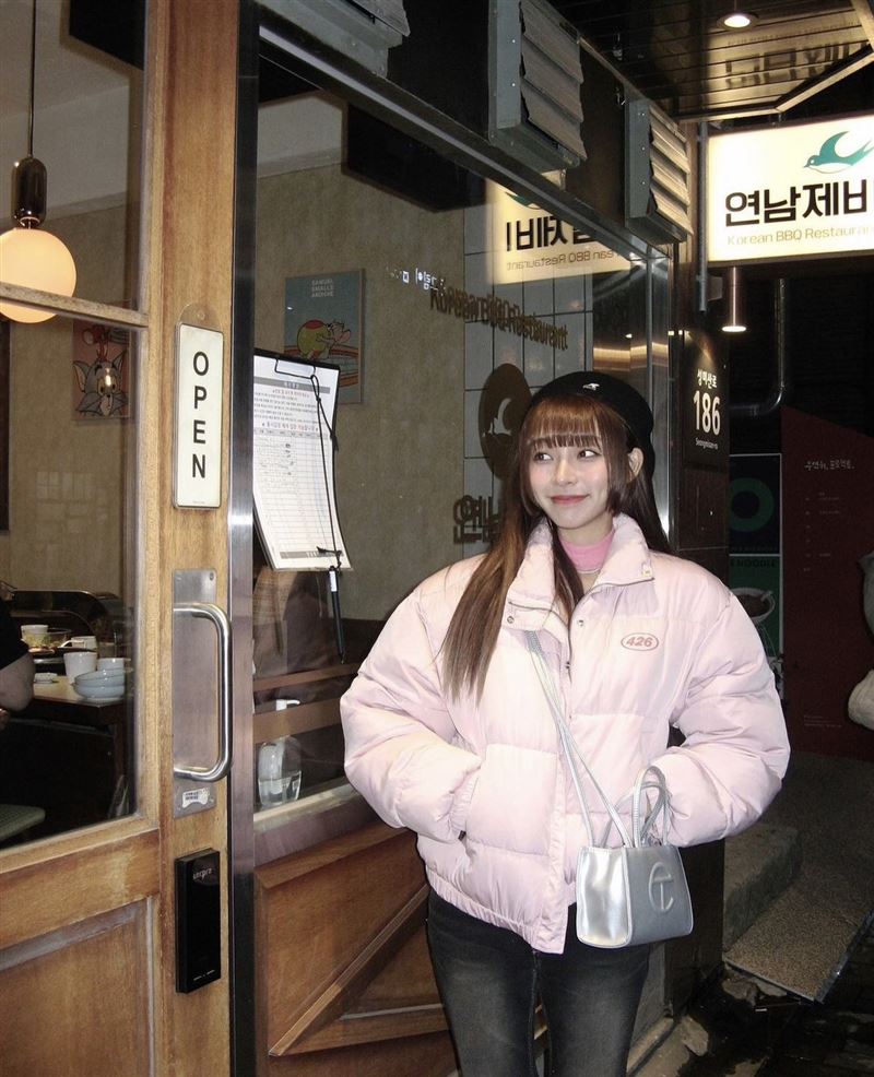 女神形象大崩壞！林襄赴韓遭拍床照　私下「超狼狽樣貌」流出：太狠了