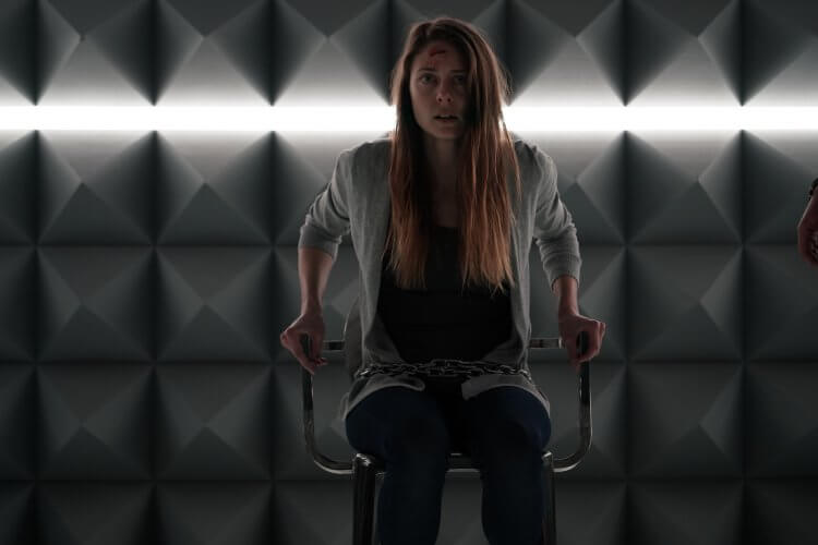 《絕命控制》密室逃脫、科幻懸疑要素滿滿，《沙贊！》特技演員執導筒打造的女性主演動作電影台灣上映！