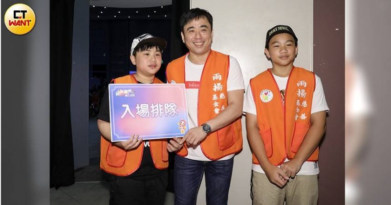 被父爆沒考上大學傻眼：這是笑話嗎！小彬彬媽打臉兒搞不清楚