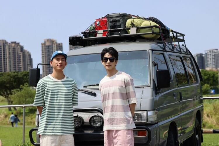 快上車！曾敬驊、朱軒洋《二呆流浪記之完全大人手冊》搭檔主持實境節目，開車全台玩透透