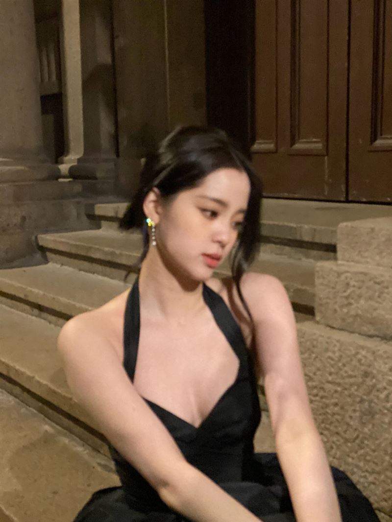 朝聖BP演唱會!歐陽娜娜「真實身材全現形」 網一看驚呆