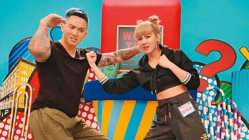 劉雨柔離婚姐弟戀遭爆是小三　曬火辣美背照首度反擊：腦子清醒點