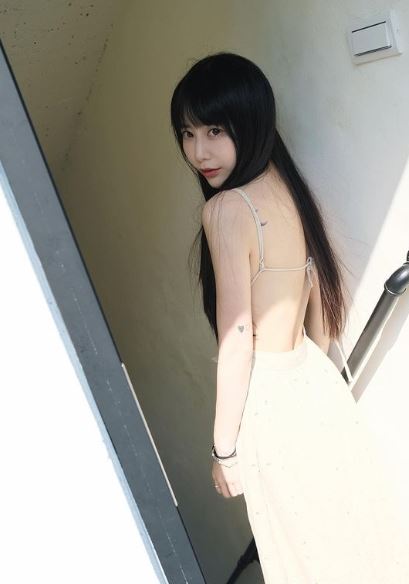 開心球隊連勝！「台灣第一美胸」啦啦隊女神不藏了　一轉身深V炸出半球